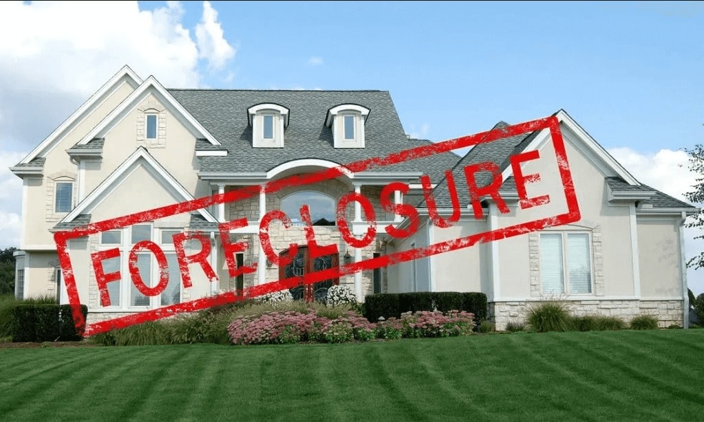 HOW DOES THE FORECLOSURE PROCESS WORK IN CALIFORNIA Izabella Lipetski HOW DOES THE FORECLOSURE PROCESS WORK IN CALIFORNIA Izabella Lipetski