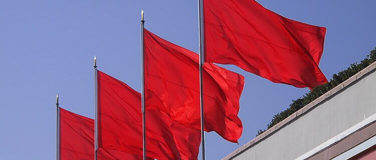 RED FLAGS TO LOOK AT WHEN BUYING A NEW HOME