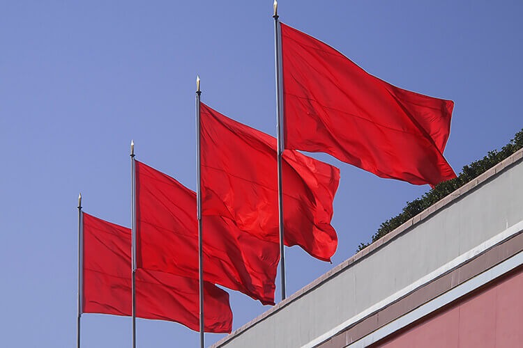 RED FLAGS TO LOOK AT WHEN BUYING A NEW HOME
